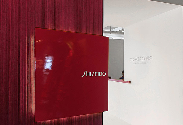 日本資生堂背景墻設計