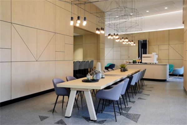 多功能辦公室設(shè)計打造的雙層辦公室