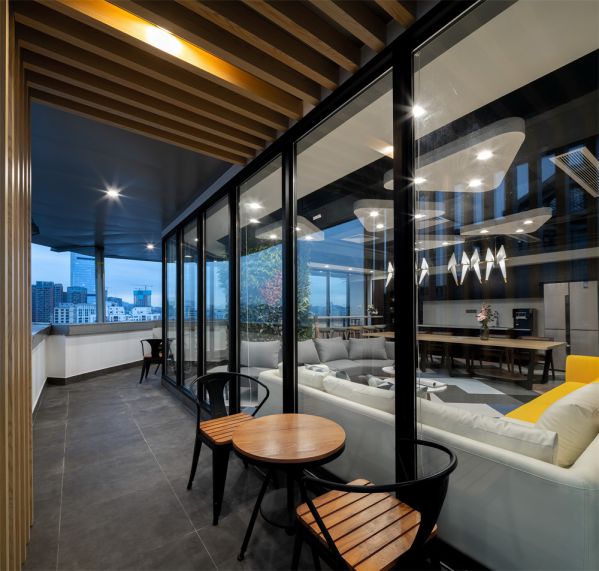 公司時尚辦公室設(shè)計的主題展現(xiàn)